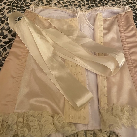 Strapless Bustier Corset - Picture 6 of 15